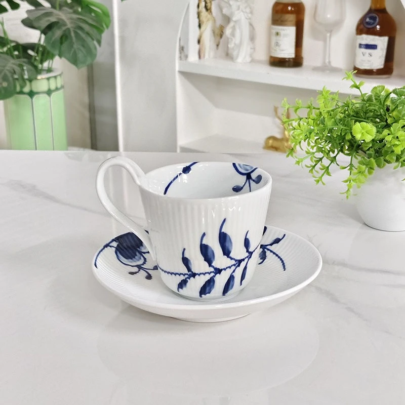 Coffee Tea Love - Set Cangkir dan Piring Kopi Bone